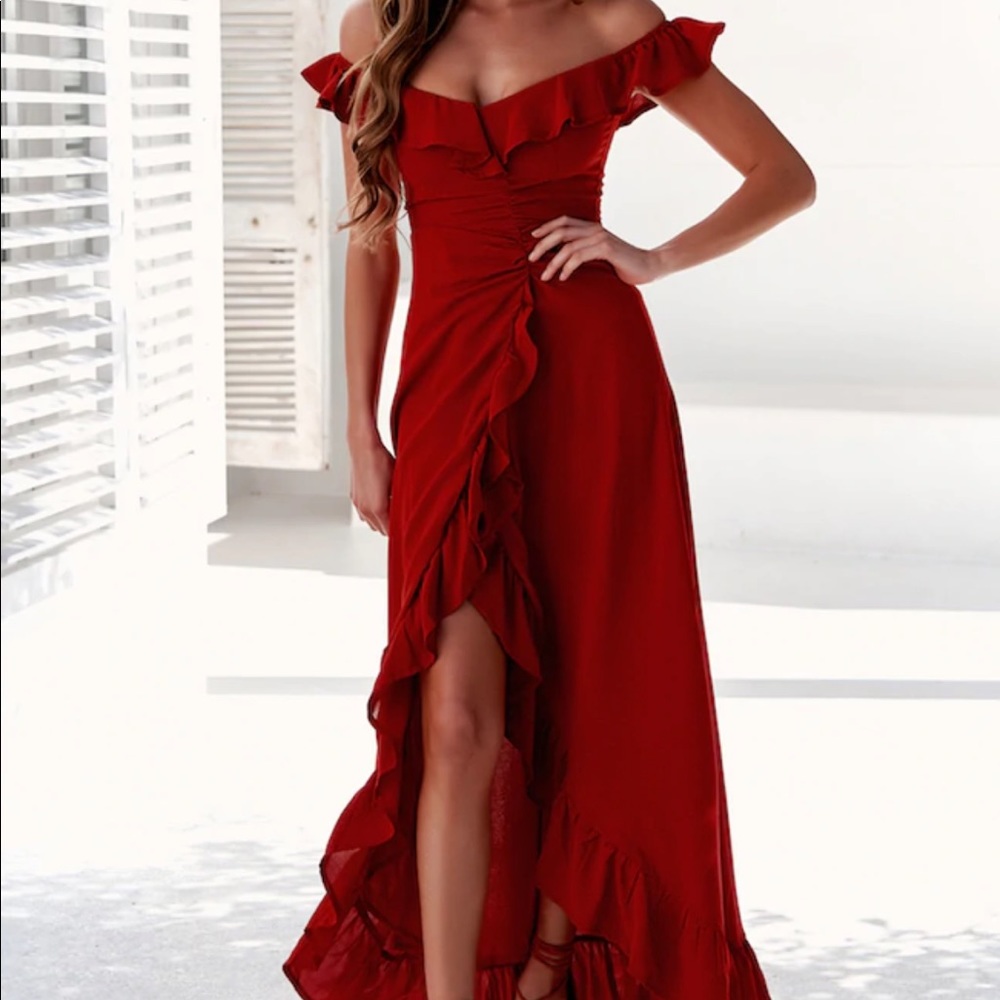Flowing Hello Molly Sweeter Than Honey Maxi Dress Red Size S